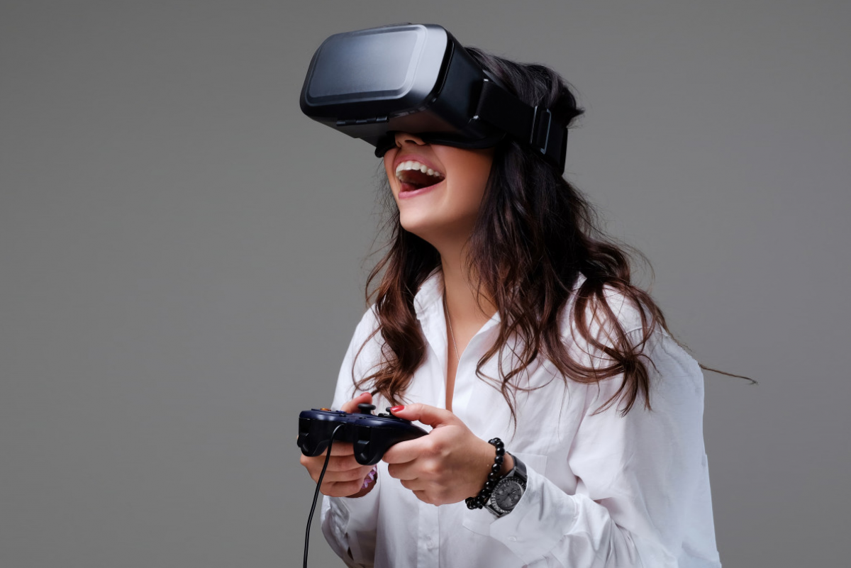 發展沉浸式內容， 透過VR、AR 創造新體驗- 新興市場情報誌